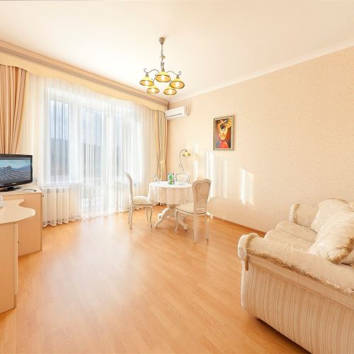 Отель "Бонжур"