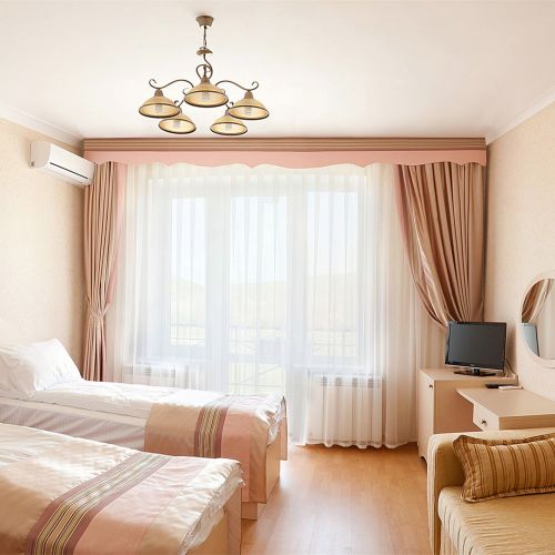 Отель "Бонжур"