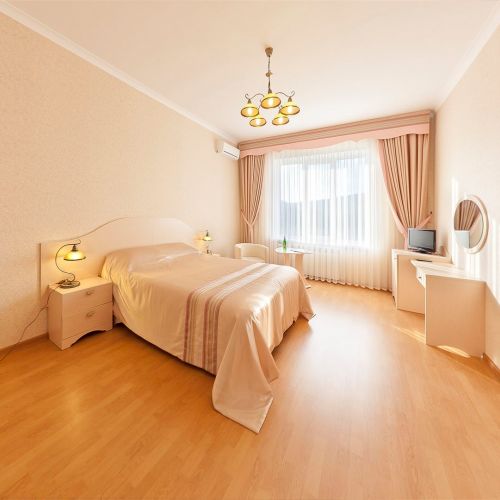 Отель "Бонжур"