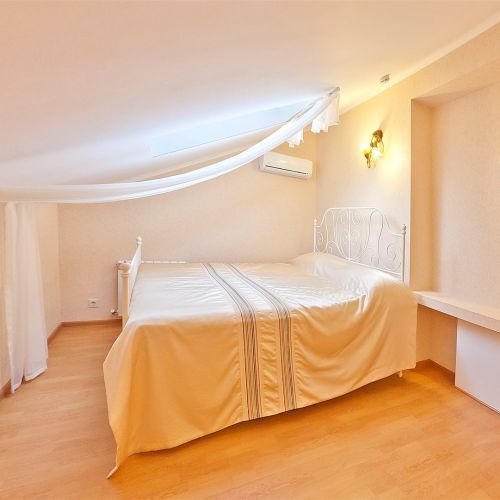 Отель "Бонжур"