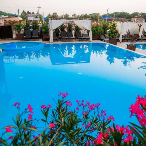 Отель "Бонжур"